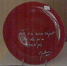Assiette rouge - Bookiner.com